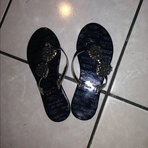 🍁Sold🍁Simply vera wang sandles💫✨