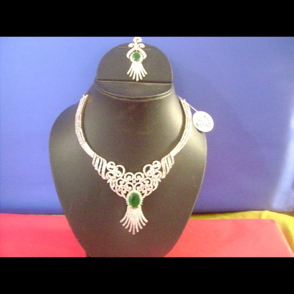 Artificial diamond necklace set