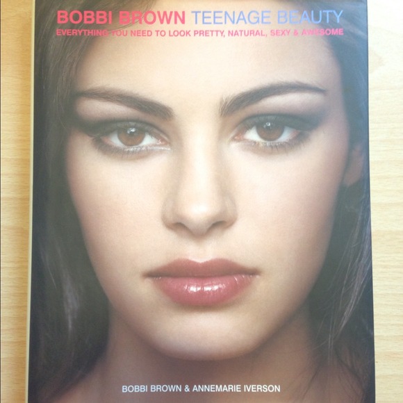 Bobbi Brown teenage Beauty Book🚫SOLD🚫