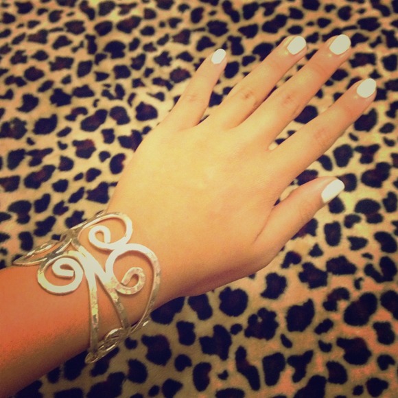 NY&Co silver cuff