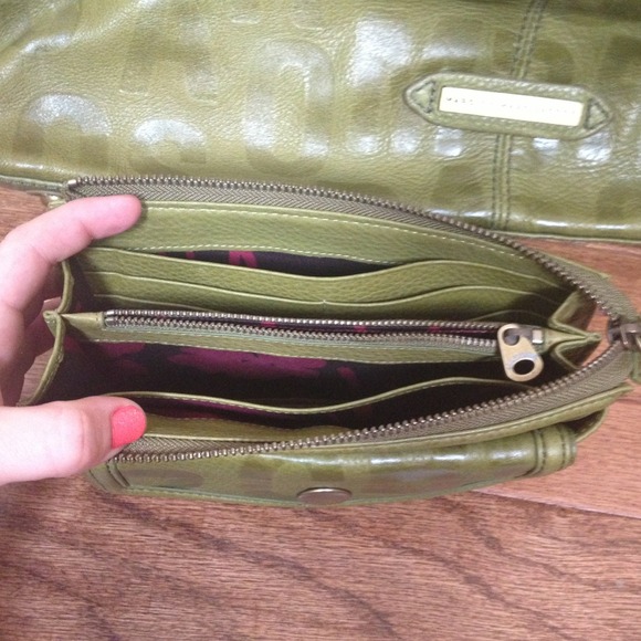 Marc by Marc Jacobs handbag and wallet. - Picture 2 of 3