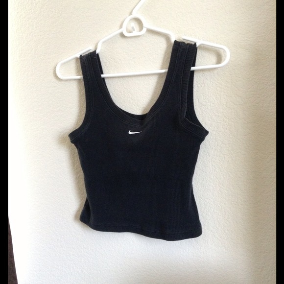 🚫SOLD🚫🎀Nike crop top🎀