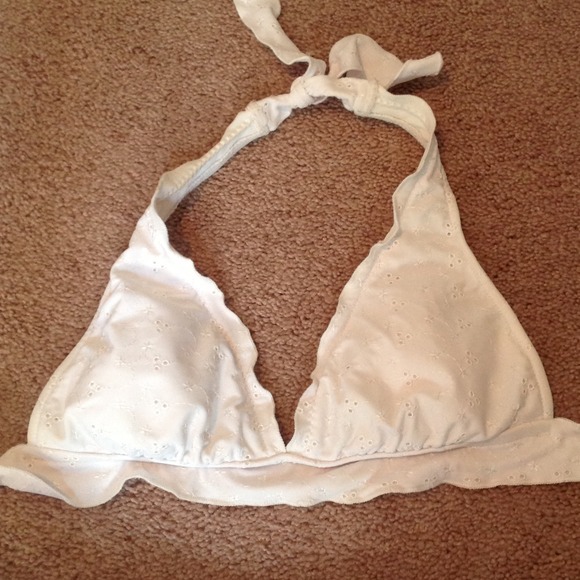 White bikini - Picture 2 of 4