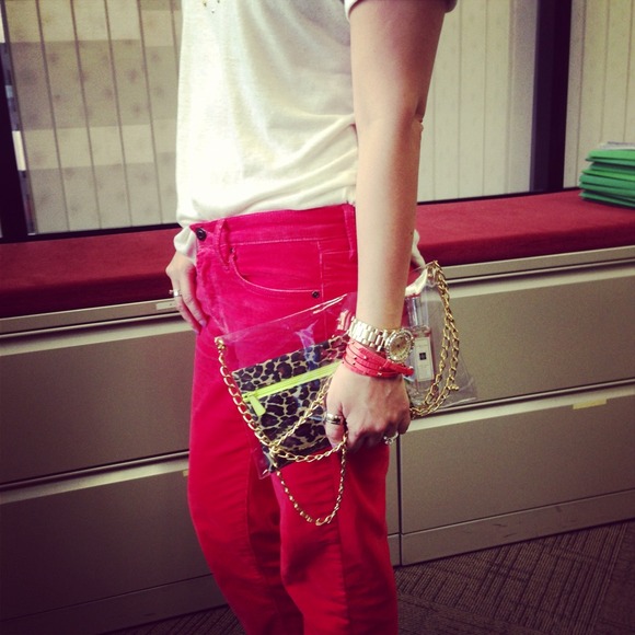 Clear clutch with gold chain😍😍😍