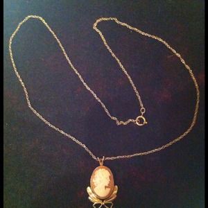 14k yellow gold and cameo necklace