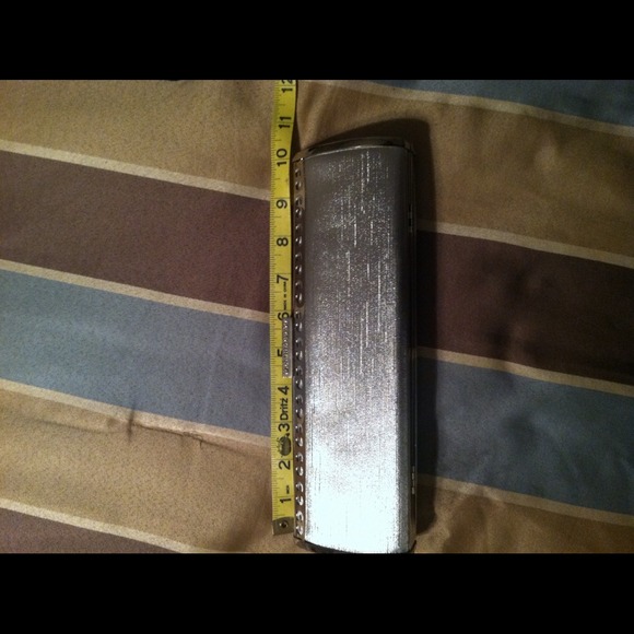 Glitzy Glam Clutch - Picture 4 of 4