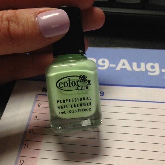 Used once nail polish. - Picture 1 of 2