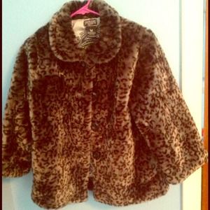 NWOT grey and black leopard faux fur coat