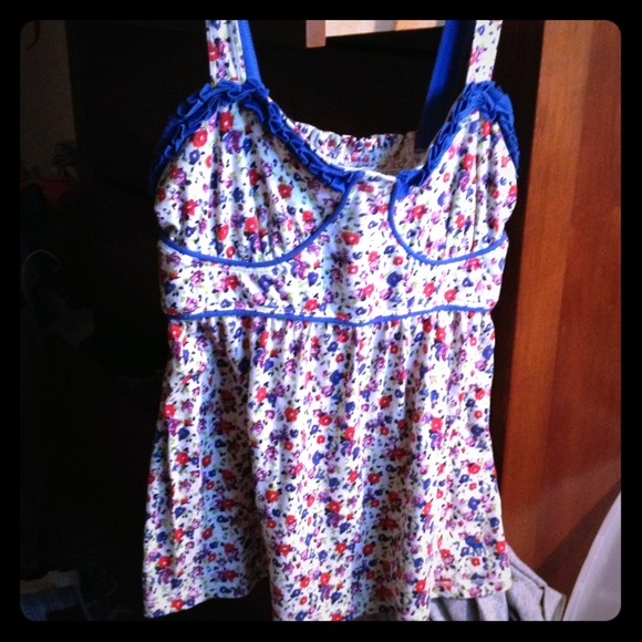 Abercrombie floral patterned tank
