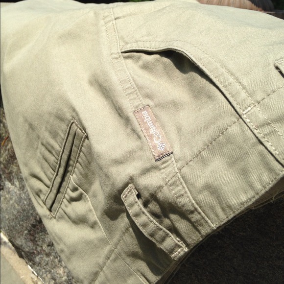 COLUMBIA SHORTS - Bermuda - green