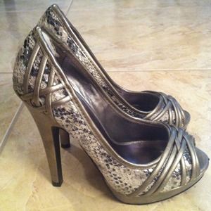 🔶Reserved🔶 Snakeskin heels