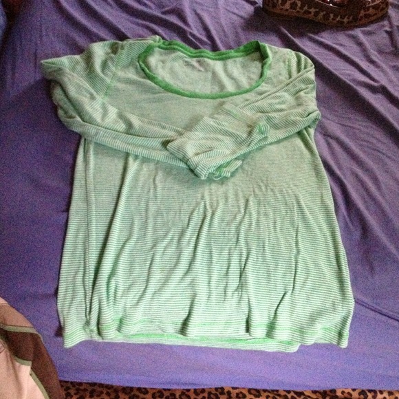 Green and white long sleeve - Picture 2 of 3