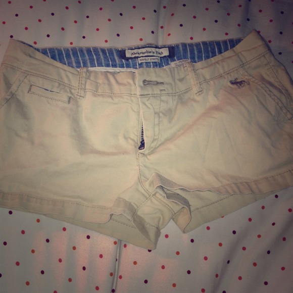Abercrombie and Fitch tan short shorts