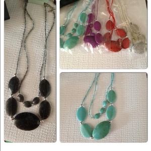 Color stone necklace