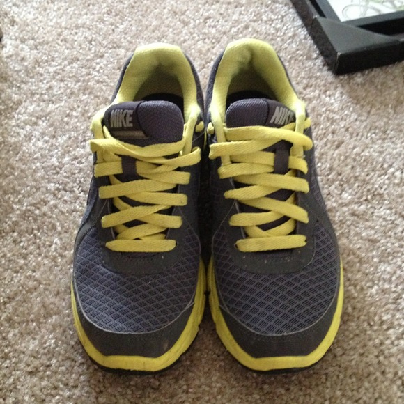 Size 6.5 Nike