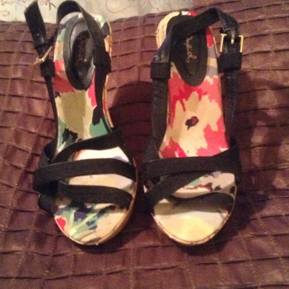 Black heal sandals