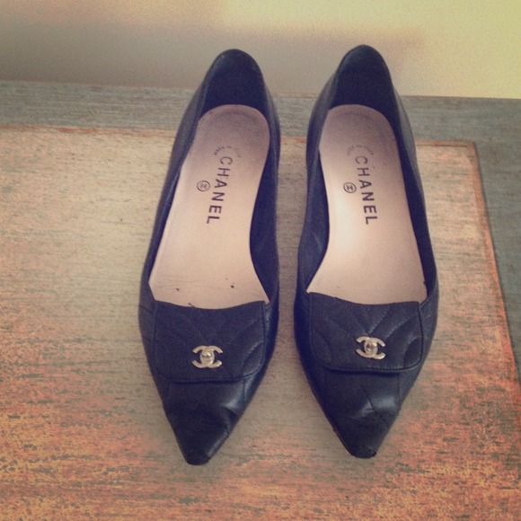 Chanel flats!!