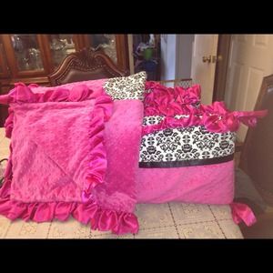 SOLD.....Crib Set with blanket and Car Seat Cover