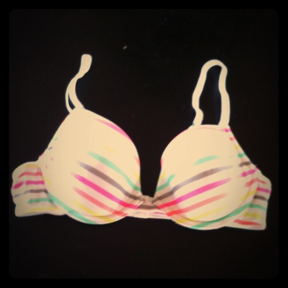 36 A bra convertable cross back.
