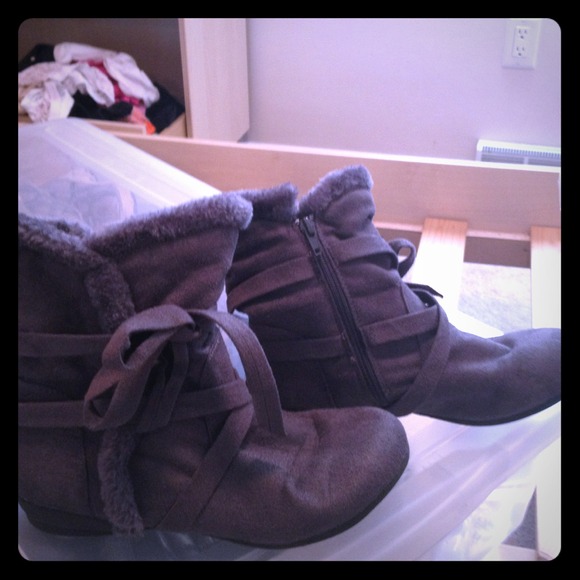 🌸SOLD🌸Dark Grey Boots