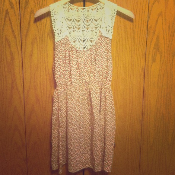 Gorgeous crochet summer dress! Forever 21. XXI