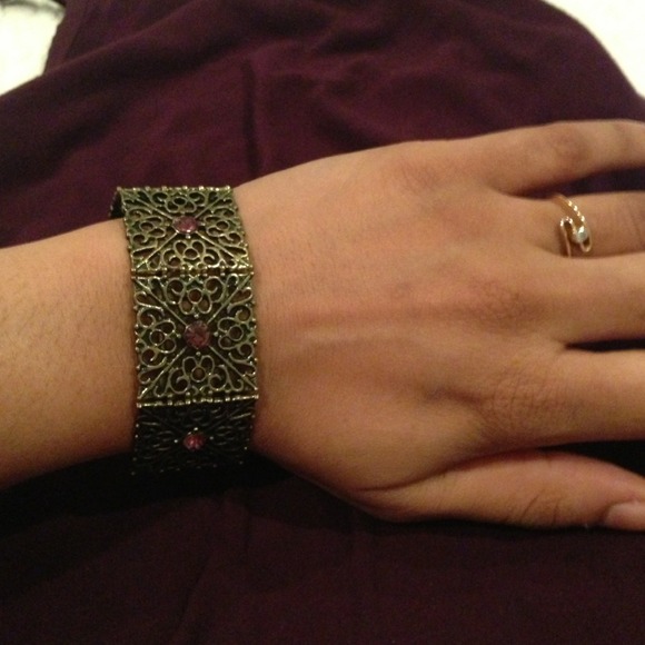 Gorgeous filigreed bracelet