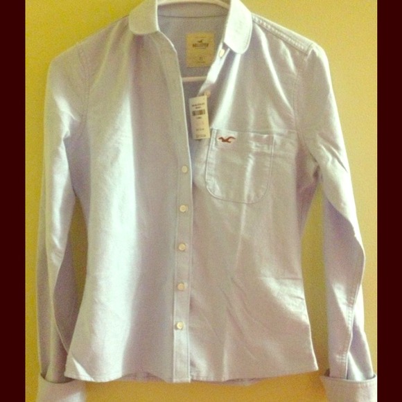 XS HOLLISTER BUTTON DOWN TOP