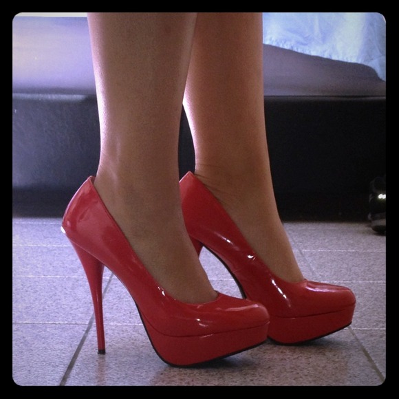 Faux patent leather red pumps / heels