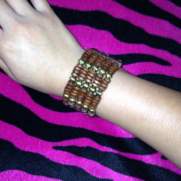 Wood bracelet 🌸