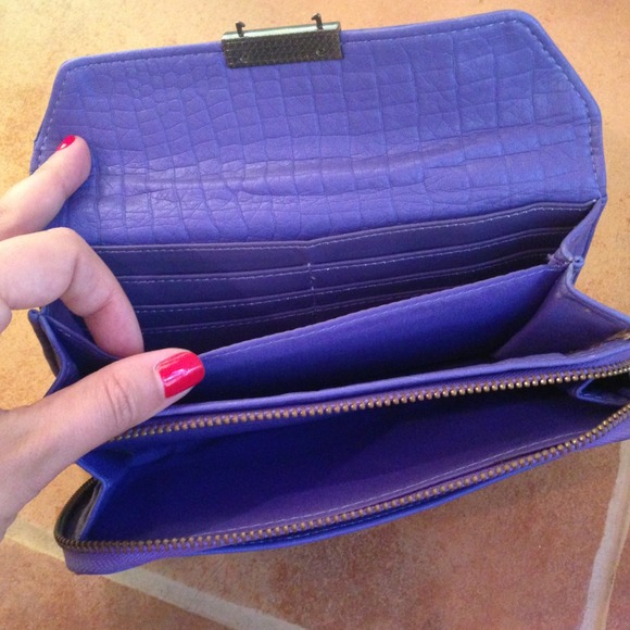 ❌SOLD❌Purple BDG wallet - Picture 4 of 4
