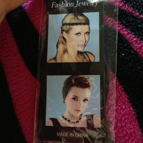 Cute unique necklace,bandana - Picture 2 of 3