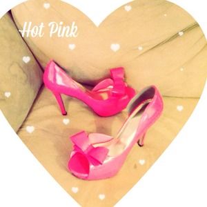 Johnathan Kayne Shoes - 🎀HOST PICK🎀Johnathan Kayne Bow Heels Johnathan Kayne Shoes - 🎀HOST PICK🎀Johnathan Kayne Bow Heels