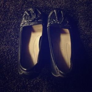 Black wedge heels with tassel