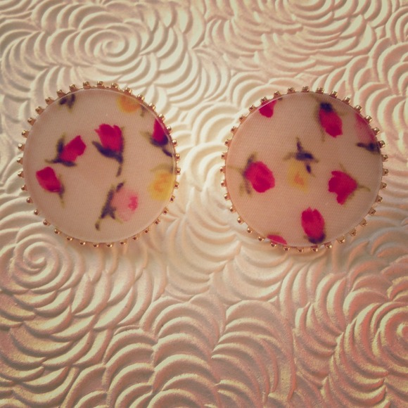Rose printed earrings