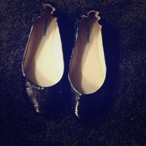 Cute black flats!