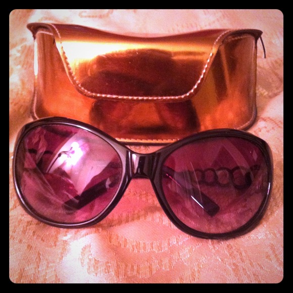 Guess Accessories - Guess Sunglasses