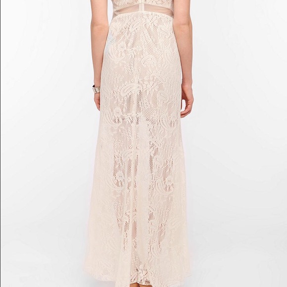 **SOLD** $275 ERA By Kymerah London Lace Dress - Picture 3 of 4