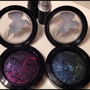 MAC VENOMOUS VILLAINS MINERELIZED EYESHADOW