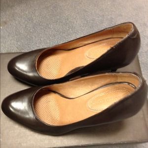Almost new Corso Como dark brown pumps.