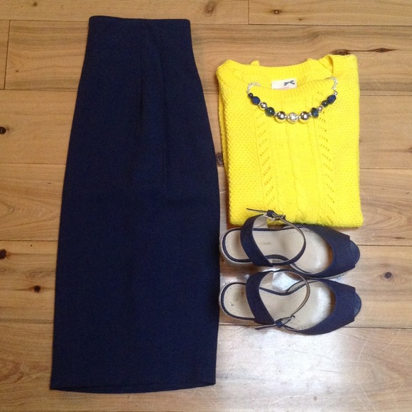 SOLD IN BUNDLE. - Picture 2 of 4