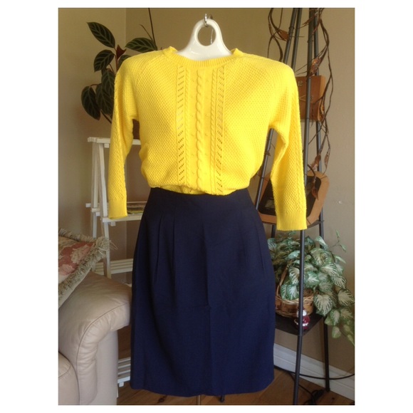 SOLD IN BUNDLE. - Picture 4 of 4