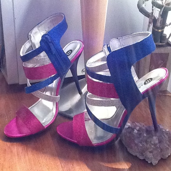 π«π«SOLD IN BUNDLE - Picture 2 of 4