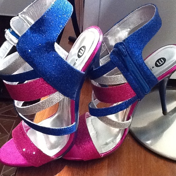 π«π«SOLD IN BUNDLE - Picture 3 of 4