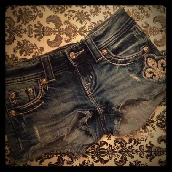 Miss Me Cut Off Shorts Size 24