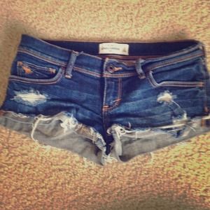 Abercrombie VERY short shorts