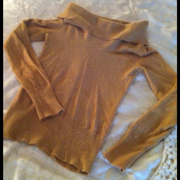 📦DONATED📦Camel cowl neck sweater