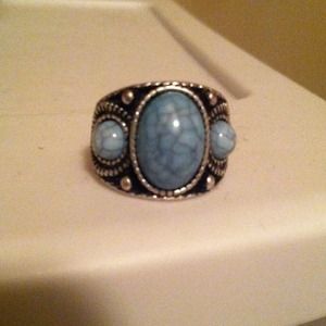 Vintage blue stoned ring