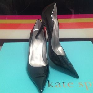 Guess Patent Leather Scalloped Pumps