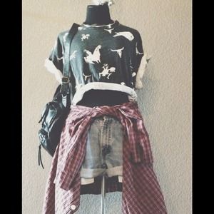 Light wash low rise Levi shorts
