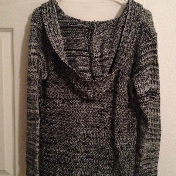 Motherhood black and white sweater - Picture 2 of 3